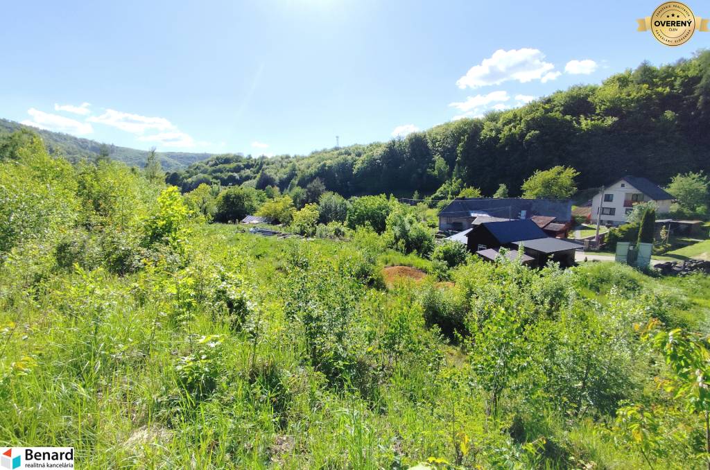 NÁDHERNÝ SLNEČNÝ POZEMOK POD LESOM, ZLATÁ BAŇA, 4331 m2
