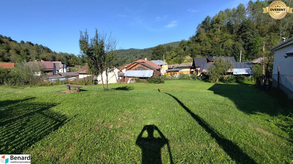 NA PREDAJ STAVEBNÝ POZEMOK MALÝ LIPNÍK, 723m2;