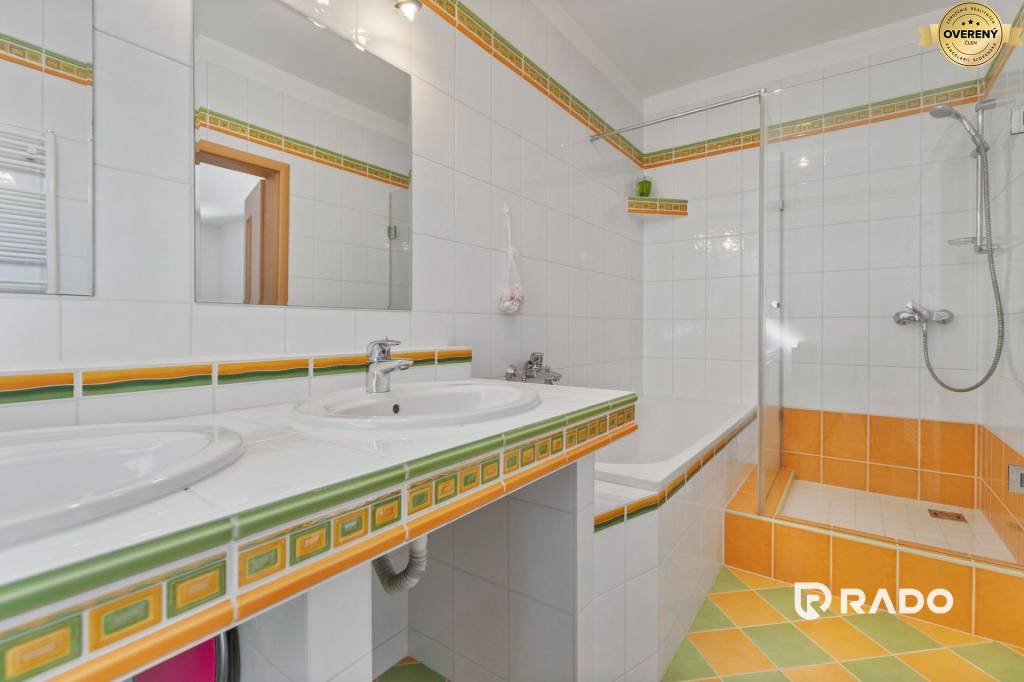 RADO | Rodinný dom 6-izbový 284m2+pozemok 315m2 | Podunajské Biskupice