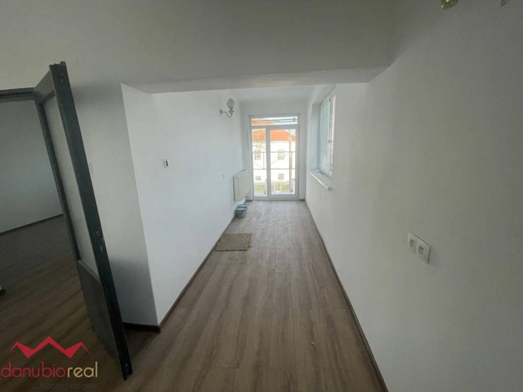 Prenájom veľkého 2-izbového bytu, Veľké Kosihy