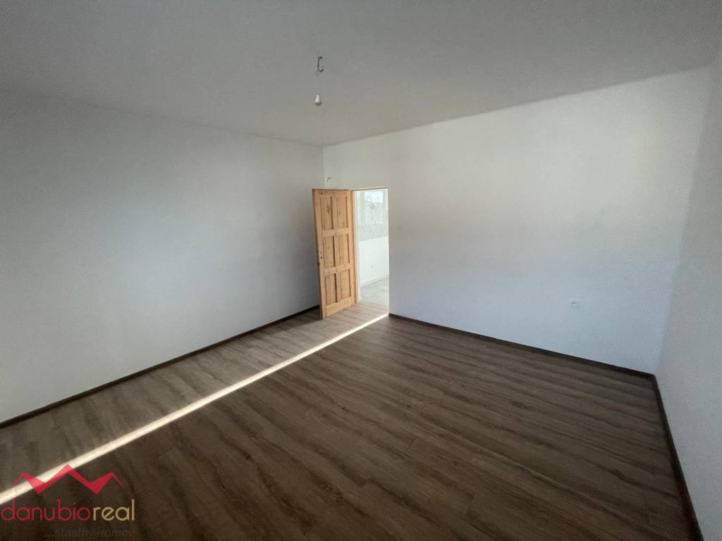 Prenájom veľkého 2-izbového bytu, Veľké Kosihy