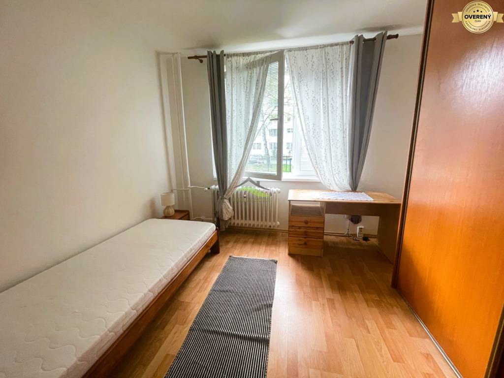 Čiastočne zrekonšt. 3 izb. byt na JUHU - 67 m2 - Komenského ul. 