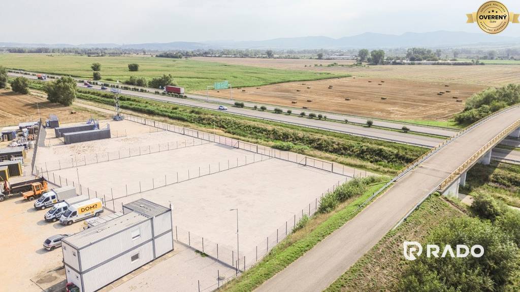 RADO | Pozemok na prenájom, 1170m2, 8km od Trenčína, tesne vedľa D1 