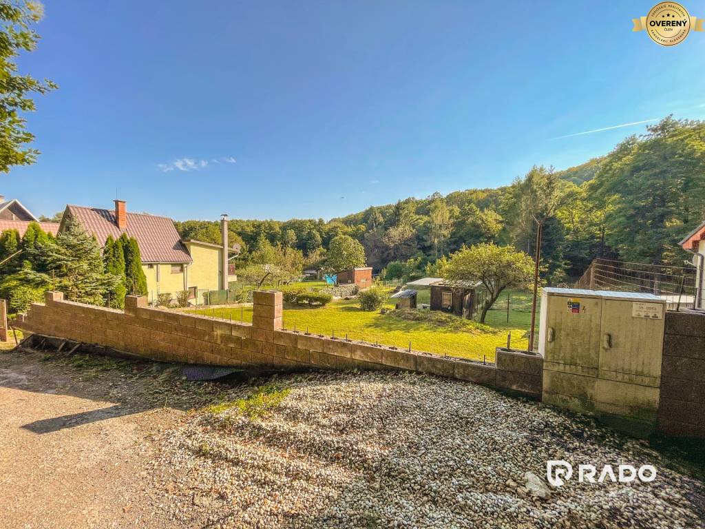 RADO | Veľký pozemok v krásnej prírode, 1071m2, Mníchova Lehota