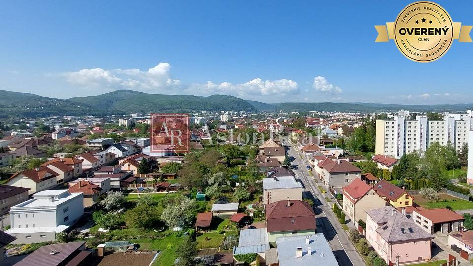 ! REZERVOVANÉ ! RD-2 samostatné bytové jednotky, pozemok 800m2, Zvolen