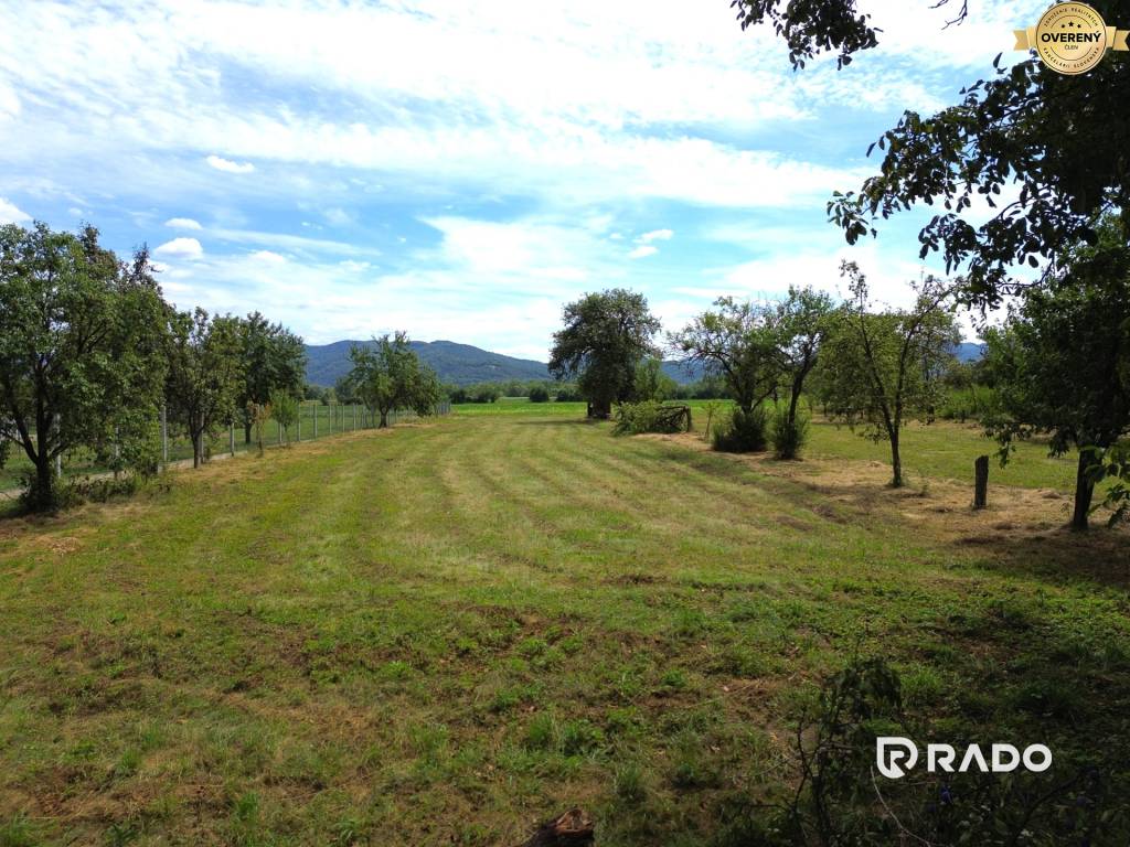 RADO | Obrovský slnečný rovinatý stavebný pozemok - Pruské - Savčina!