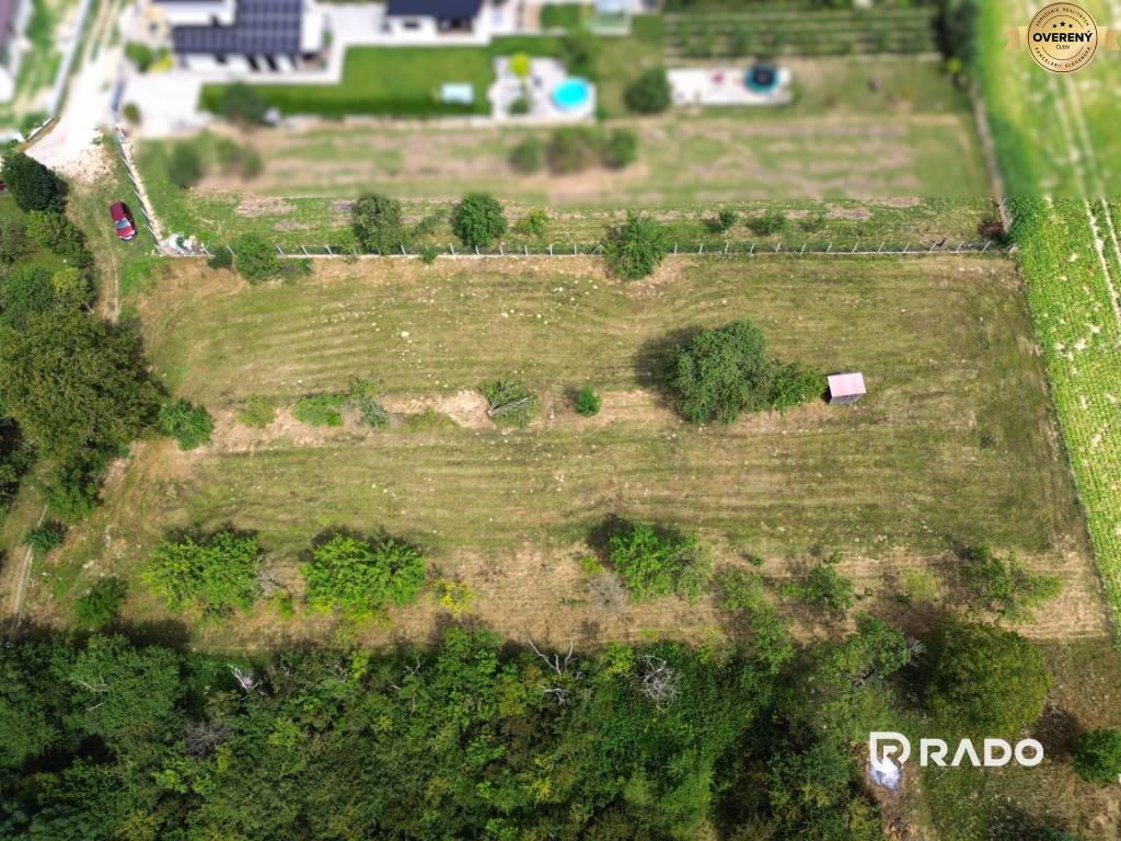 RADO | Veľký investičný pozemok pre viacero domov - Pruské - Savčina!
