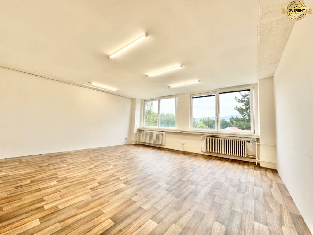 Ponúkame na prenájom kanceláriu 36 m2 - ul. Vysokoškolákov Žilina