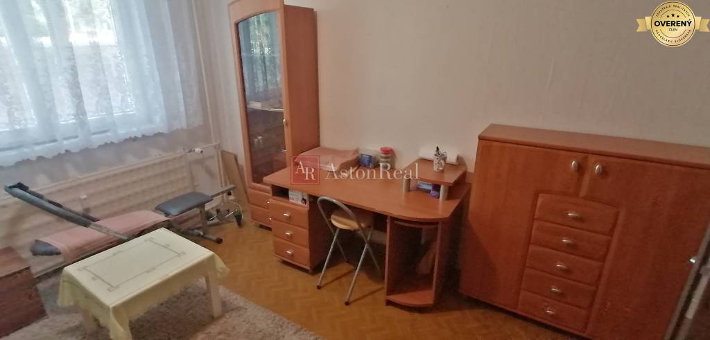 IBA U NÁS! Čiast. rekonštruovaný 3+1 byt, 74m2, balkón, Juh,Trenčín