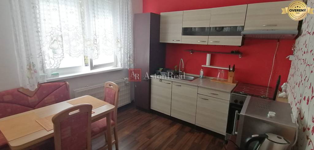 IBA U NÁS! Čiast. rekonštruovaný 3+1 byt, 74m2, balkón, Juh,Trenčín