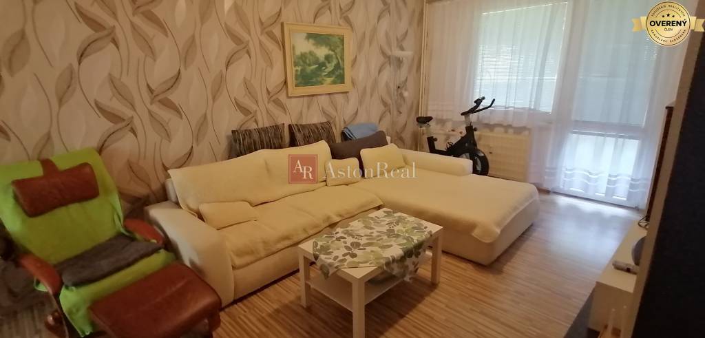 IBA U NÁS! Čiast. rekonštruovaný 3+1 byt, 74m2, balkón, Juh,Trenčín