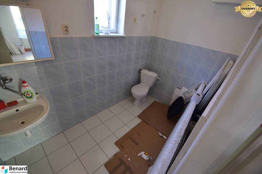 RODINNÝ DOM, PÔVODNÝ STAV, 437m2, PODOLÍNEC;