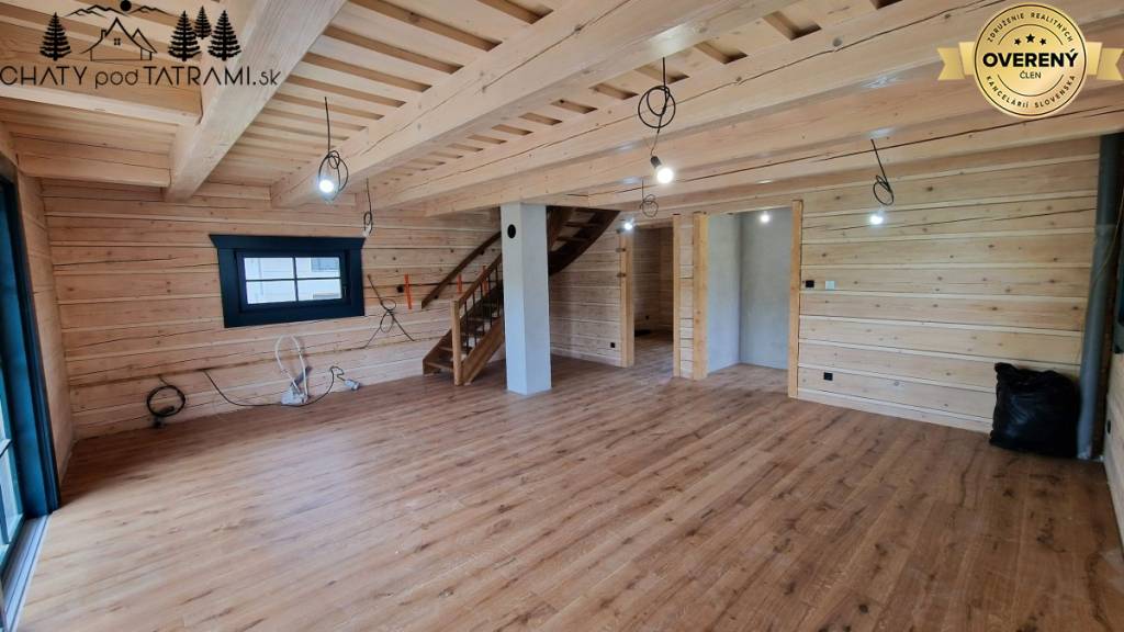 Tradičná 4i drevenica na okraji obce Čierny Balog