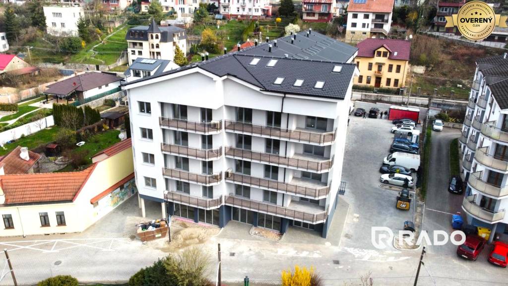 RADO | Čerstvo skolaudovaný, 2-izbový byt + parking v T. Tepliciach!