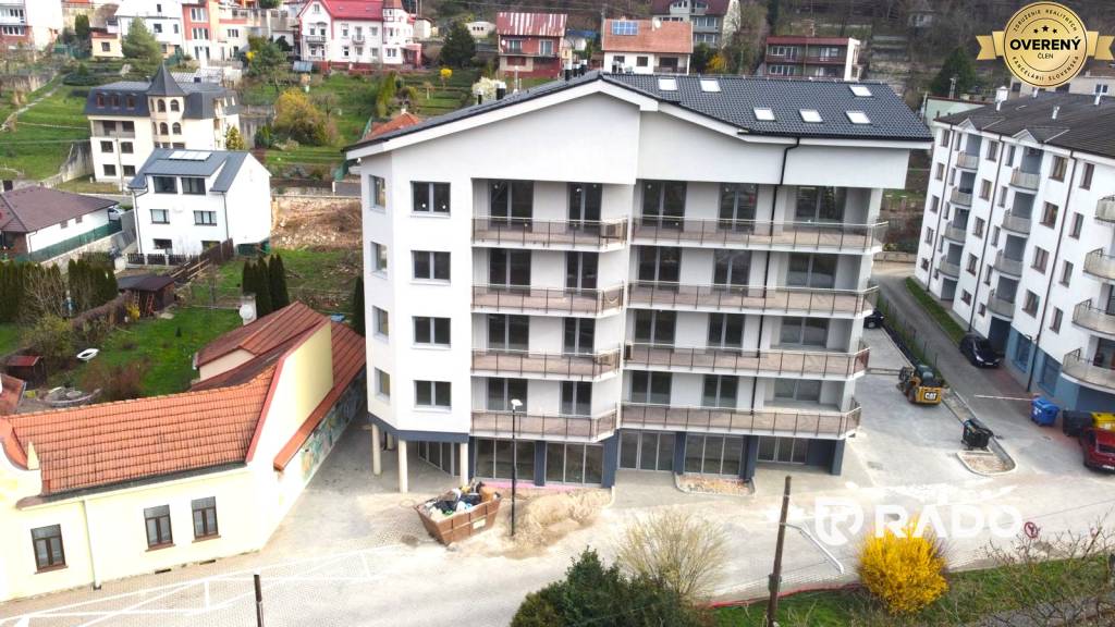 RADO | Čerstvo skolaudovaný, 2-izbový byt + parking v T. Tepliciach!