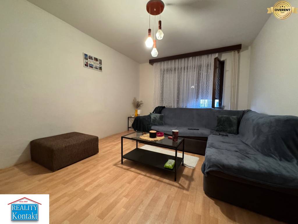 Predáme veľký 5 izb. rodinný dom-Podhájska