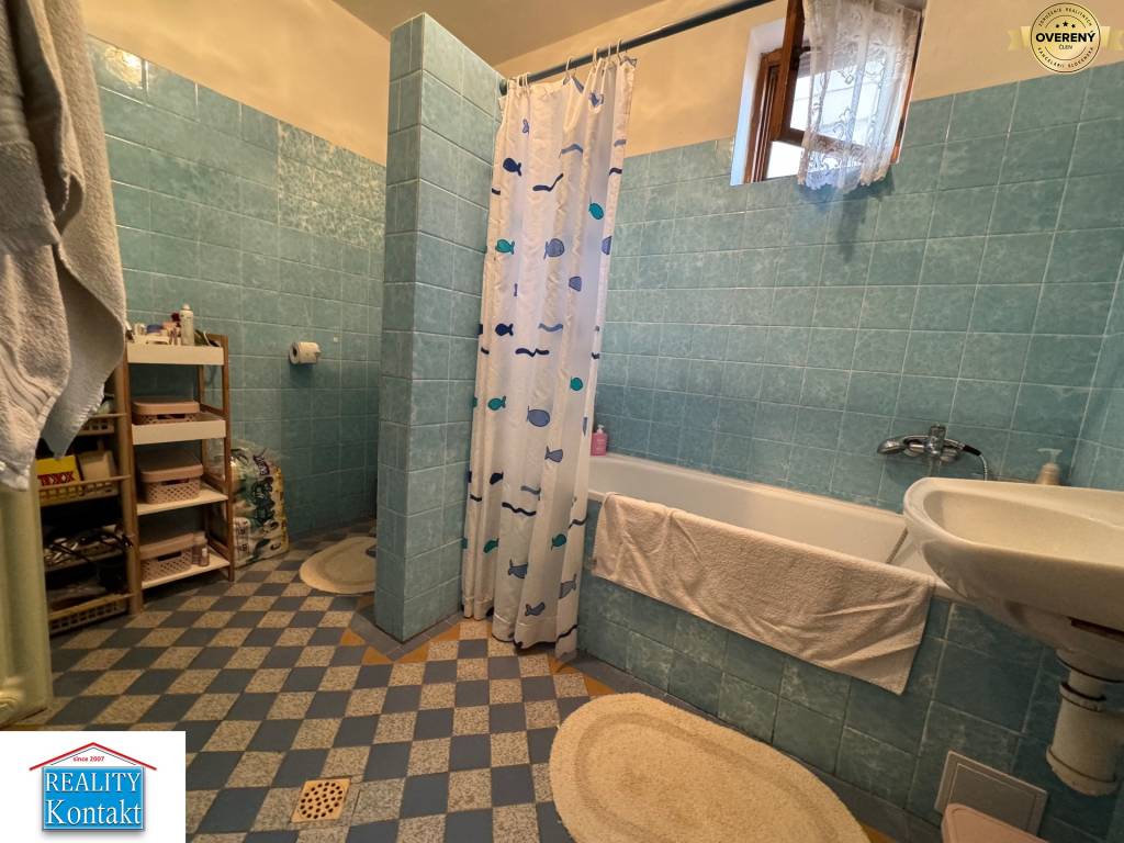 Predáme veľký 5 izb. rodinný dom-Podhájska