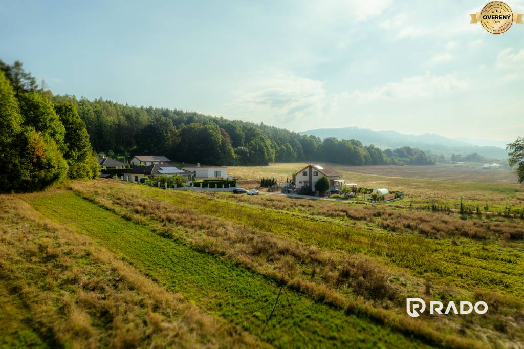 RADO | Slnečný stavebný 1483m2 pozemok Trenčianska Teplá 