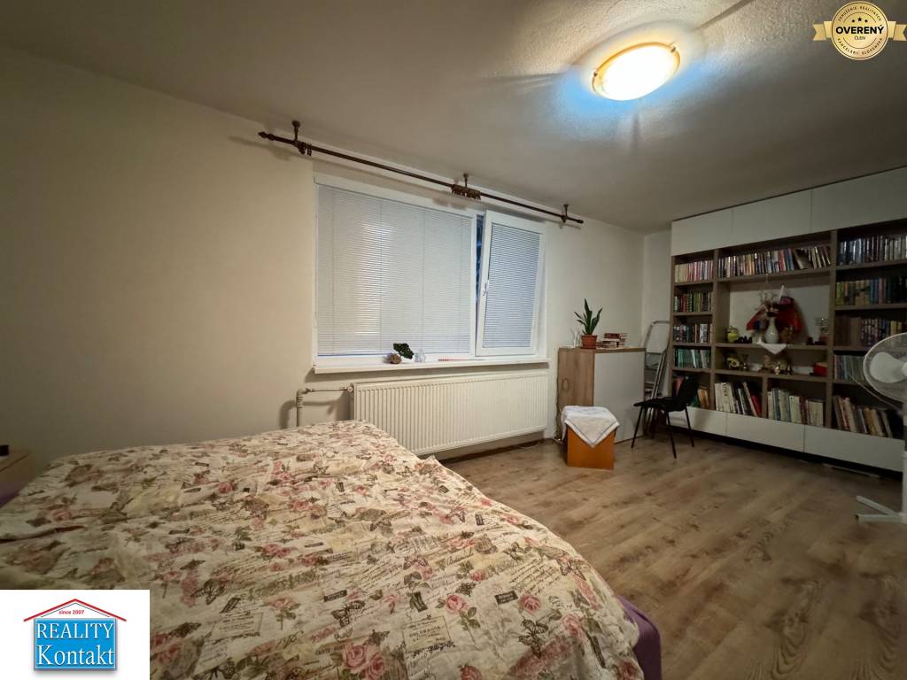 Predáme 4 izbový rodinný dom- Komjatice