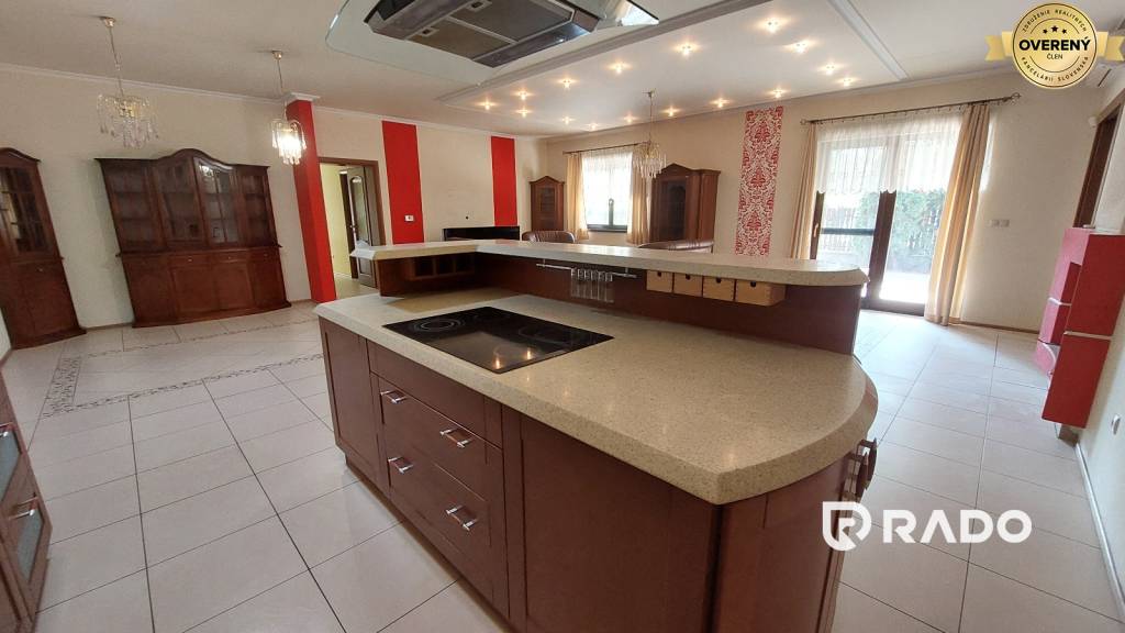 RADO | Predaj rodinného domu s pozemkom 655 m2, Staničná ul. - Trenčín
