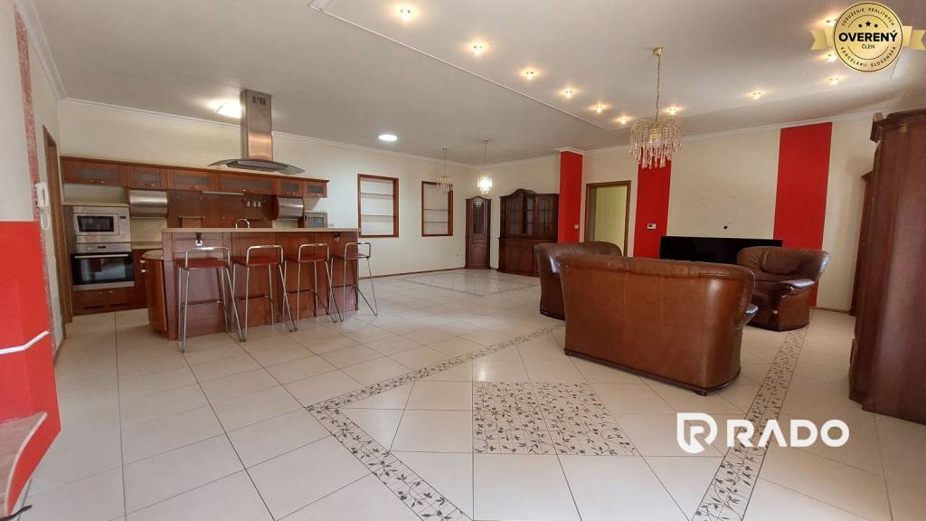 RADO | Predaj rodinného domu s pozemkom 655 m2, Staničná ul. - Trenčín