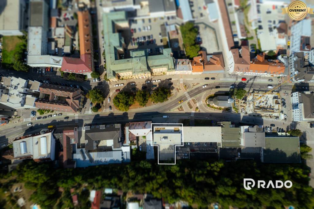 RADO | Na prenájom exkluzívne priestory 3. NP, Nám. sv. Anny, Trenčín