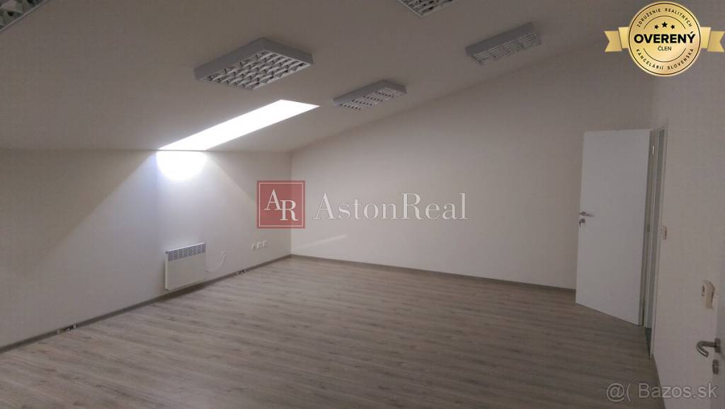 Prenájom: kancelária: 37 m2, v centre B. Bystrice, Nám. Slobody