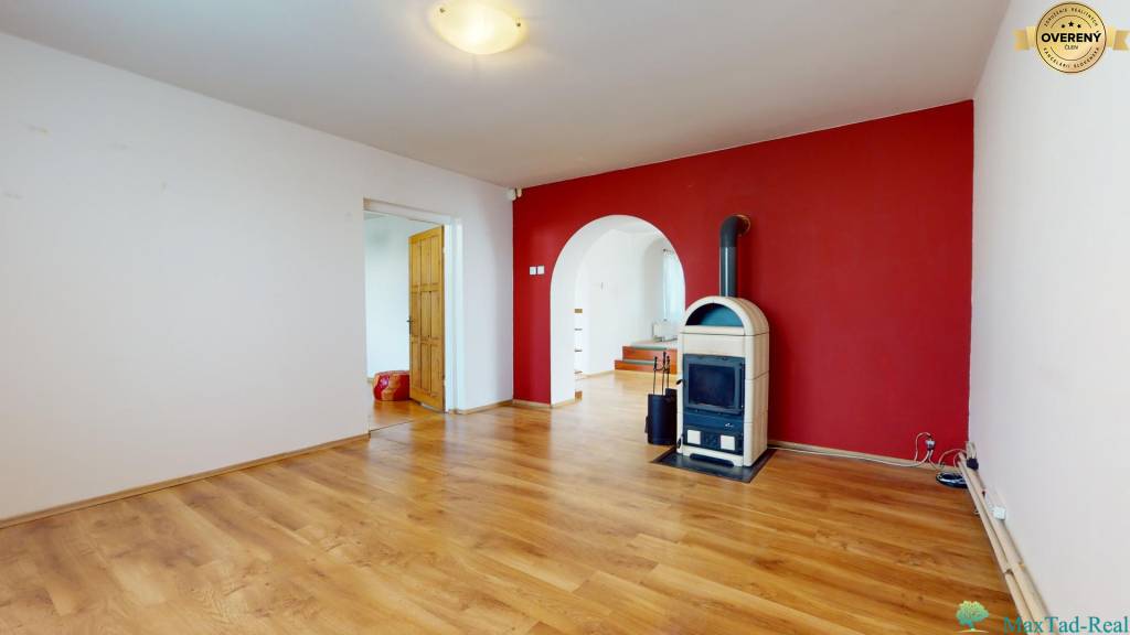 Rezervované, Rodinný dom so záhradou, 8 izieb, 1013 m2, Dvorianky