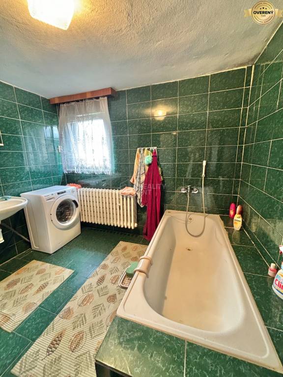 Predaj priestranného rodinného domu v centre Olešnej (MO)