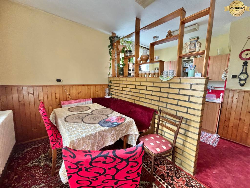 Predaj priestranného rodinného domu v centre Olešnej (MO)
