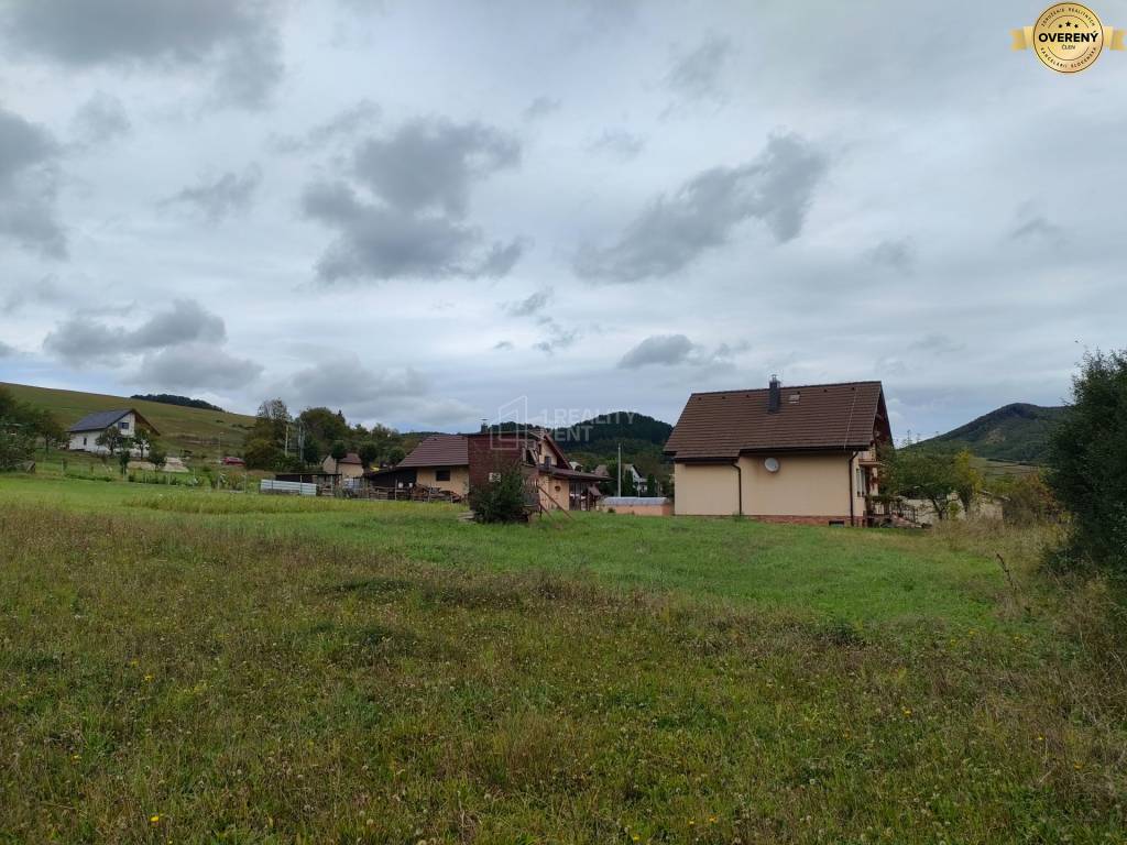 Predaj: Pozemok na stavbu RD v Zbyňove 1748m2 (992m2+756m2) MO