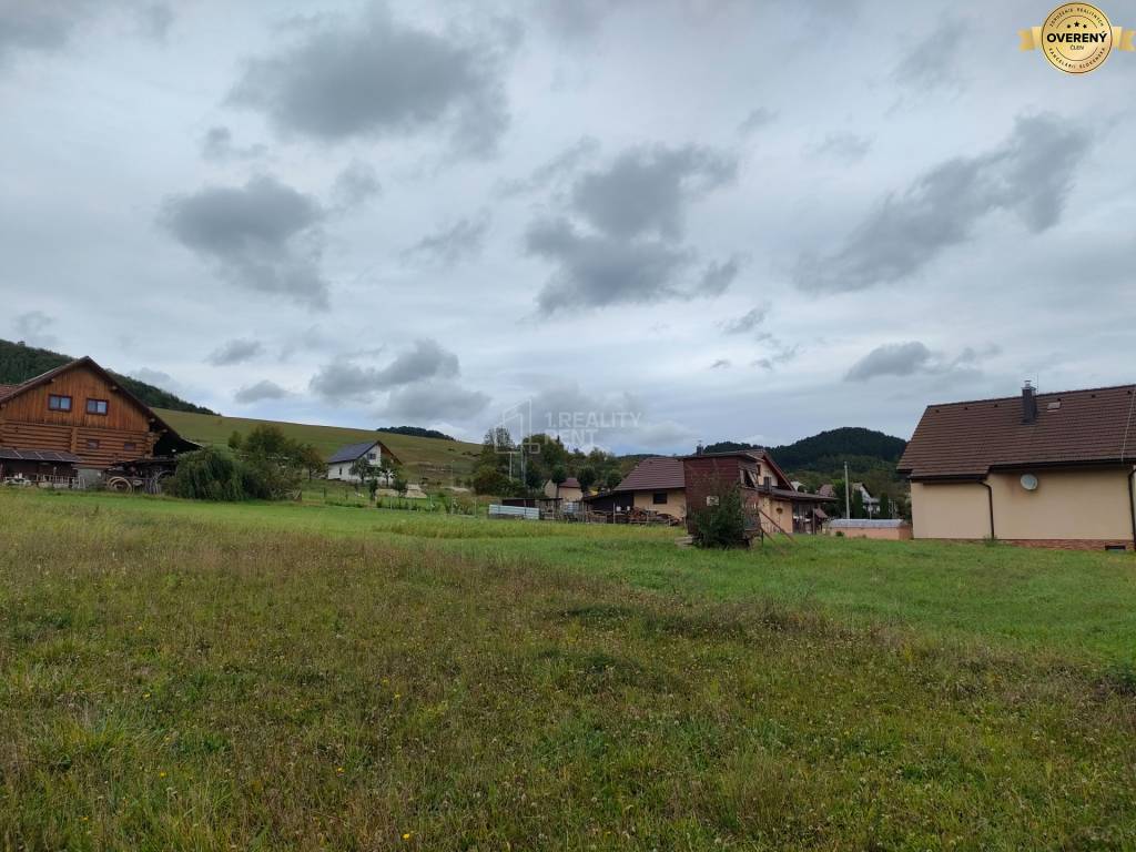 Predaj: Pozemok na stavbu RD v Zbyňove 1748m2 (992m2+756m2) MO