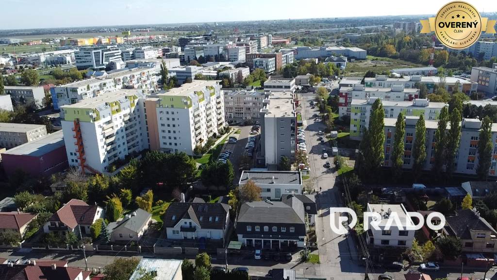 RADO | RODINNÝ DOM S OBCHOD. PRIESTORMI | RUŽINOV - TRNÁVKA