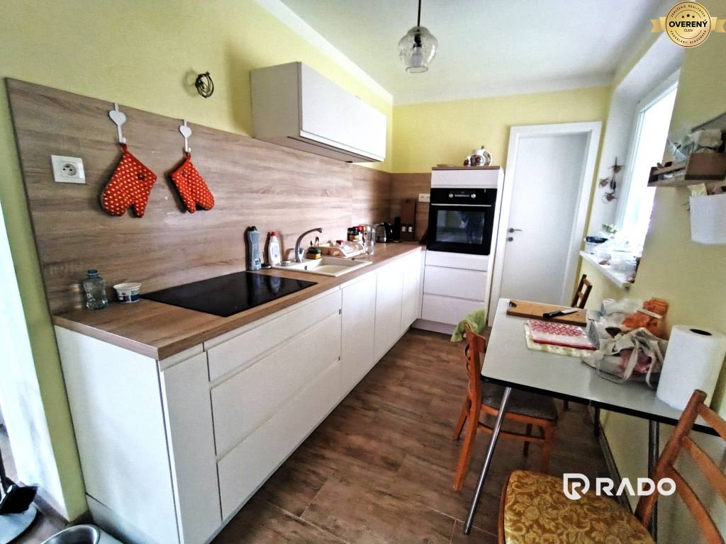 RADO ǀ Trojizbový RD v obci Cerová