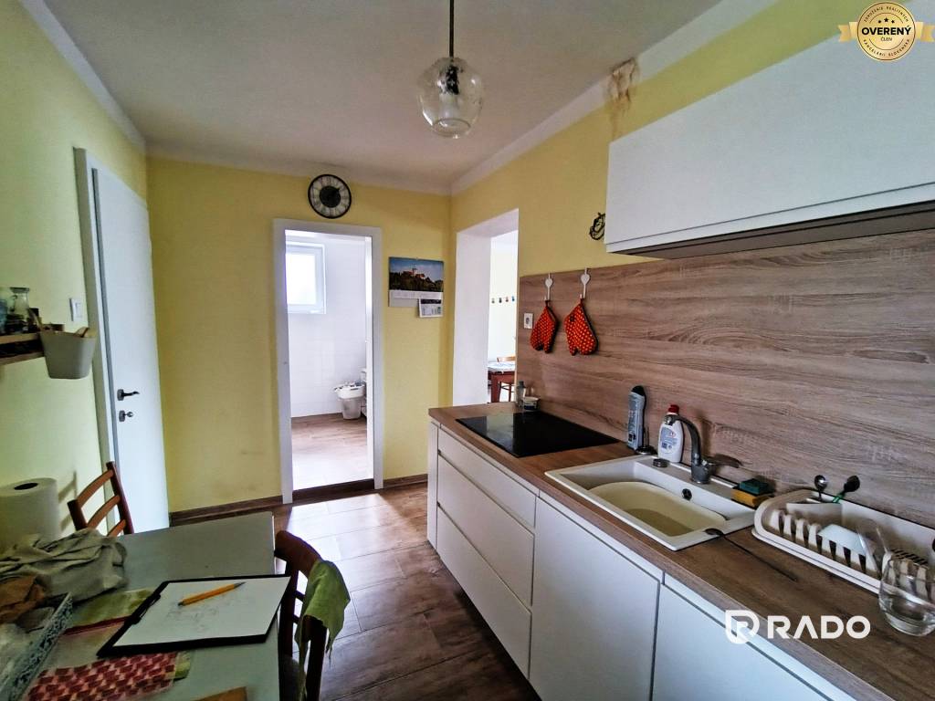 RADO ǀ Trojizbový RD v obci Cerová