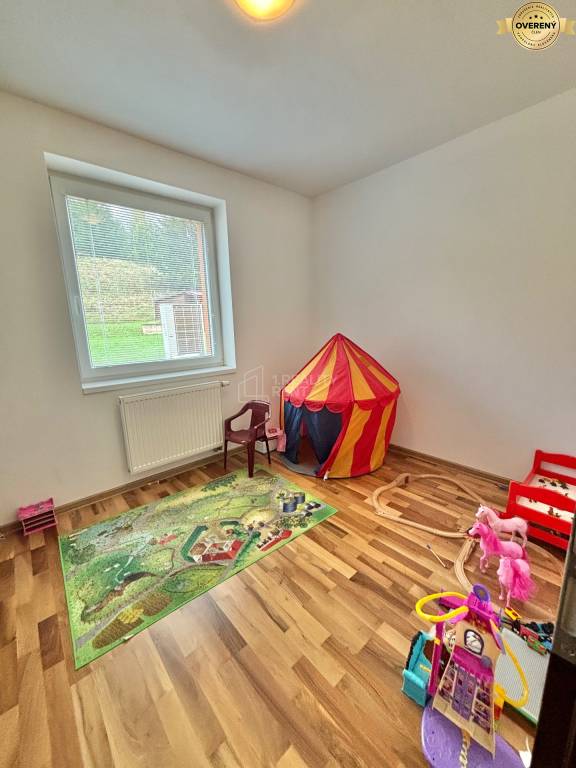 Charizmatická novostavba rodinného domu v obci Staškov