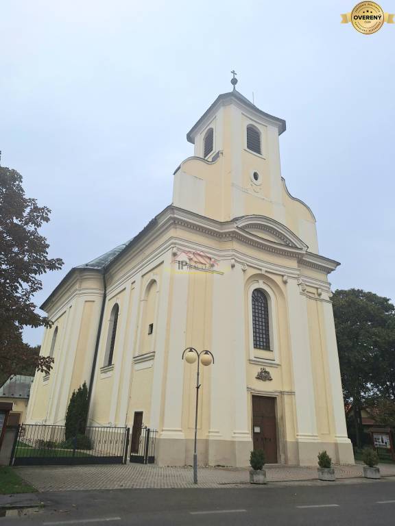 Lukratívny pozemok na Hlavnej so staršou 