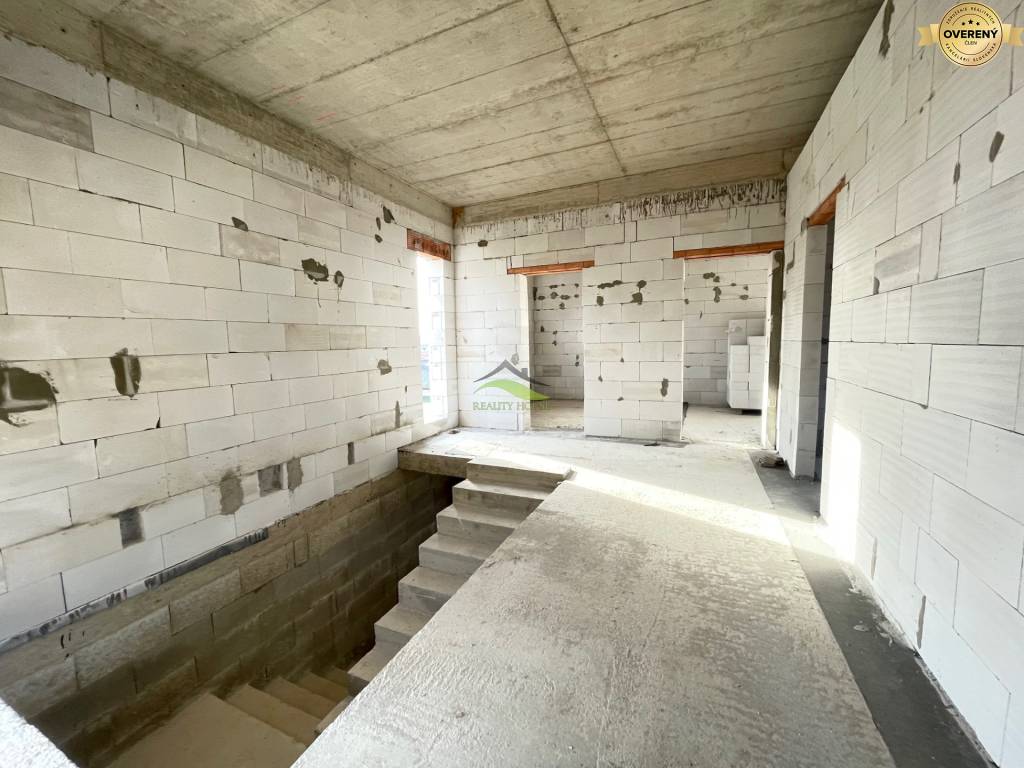Novostavba rodinného domu pod HRÁDKOM - 600 m2 - HOLODOM