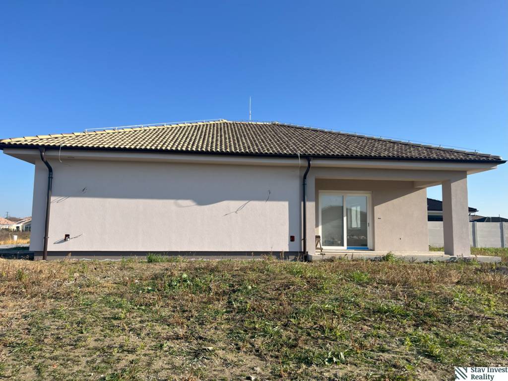 Kvalitný 4-izbový bungalov, tepelné čerpadlo, Senec