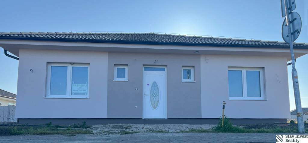 Kvalitný 4-izbový bungalov, tepelné čerpadlo, Senec