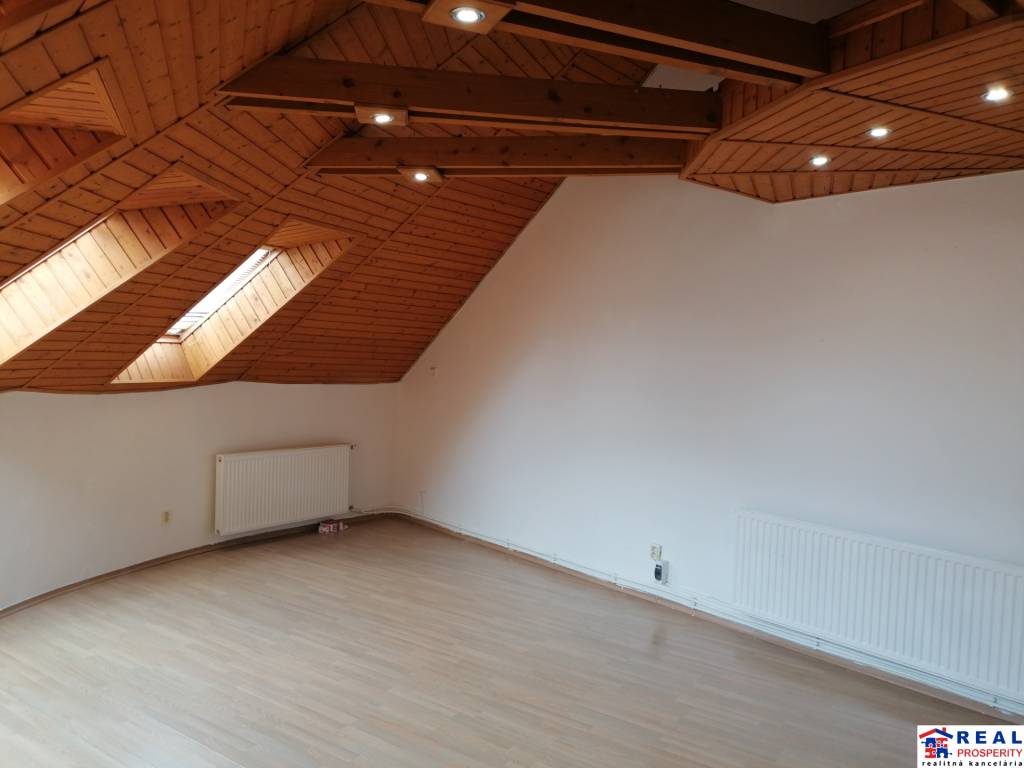 SABINOVSKÁ: Nebyt. priestory, prívod VODY, PARKOVANIE, cca 40 m2, 1.p.