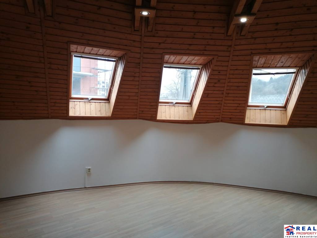 SABINOVSKÁ: Nebyt. priestory, prívod VODY, PARKOVANIE, cca 40 m2, 1.p.