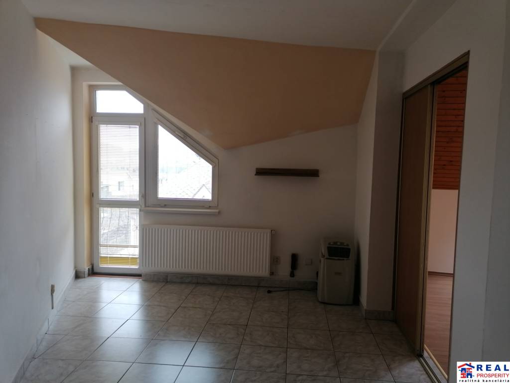 SABINOVSKÁ: Nebyt. priestory, prívod VODY, PARKOVANIE, cca 40 m2, 1.p.