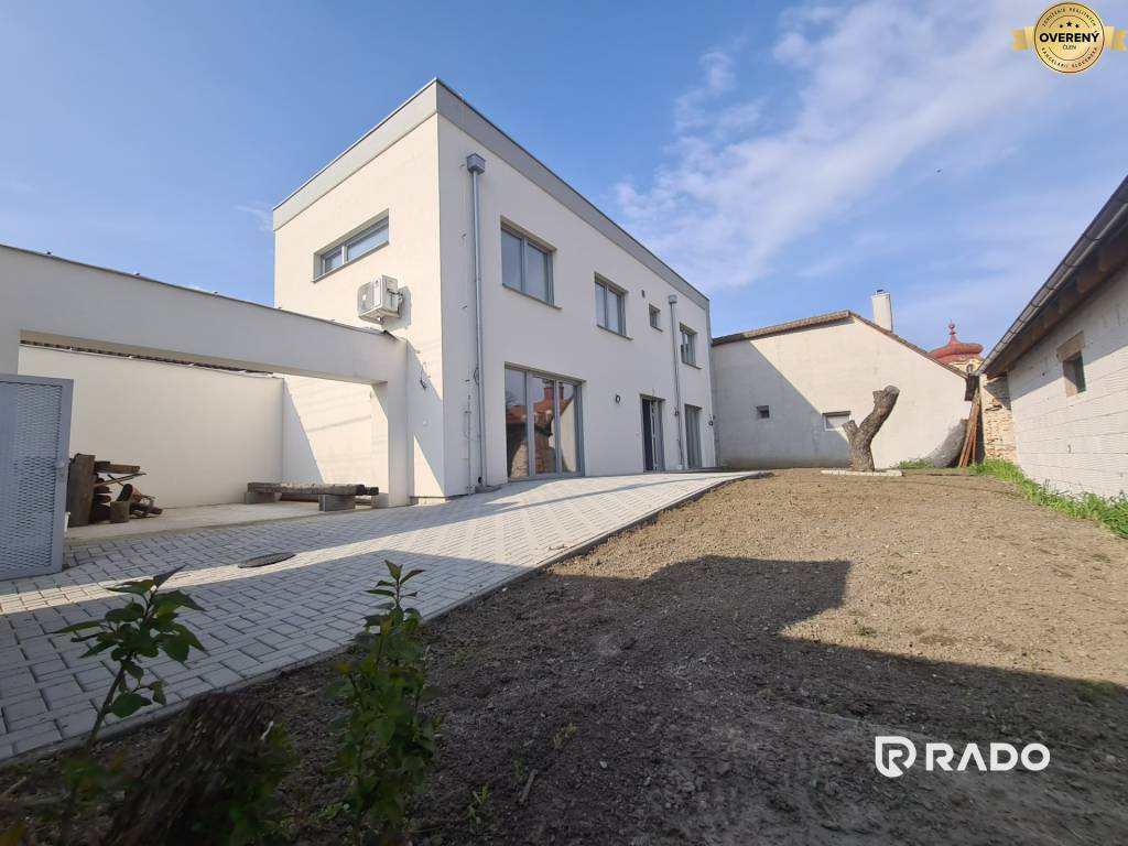 RADO | Na predaj NOVOSTAVBA 5 izb. rodinného domu-štandard, Veľký Biel