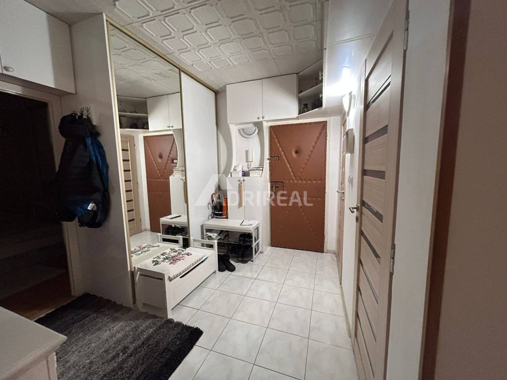 PREDAJ:3-izb.byt+lodžia;70 m2; zariadený;Novozámocká Zvolen; 149.800 €