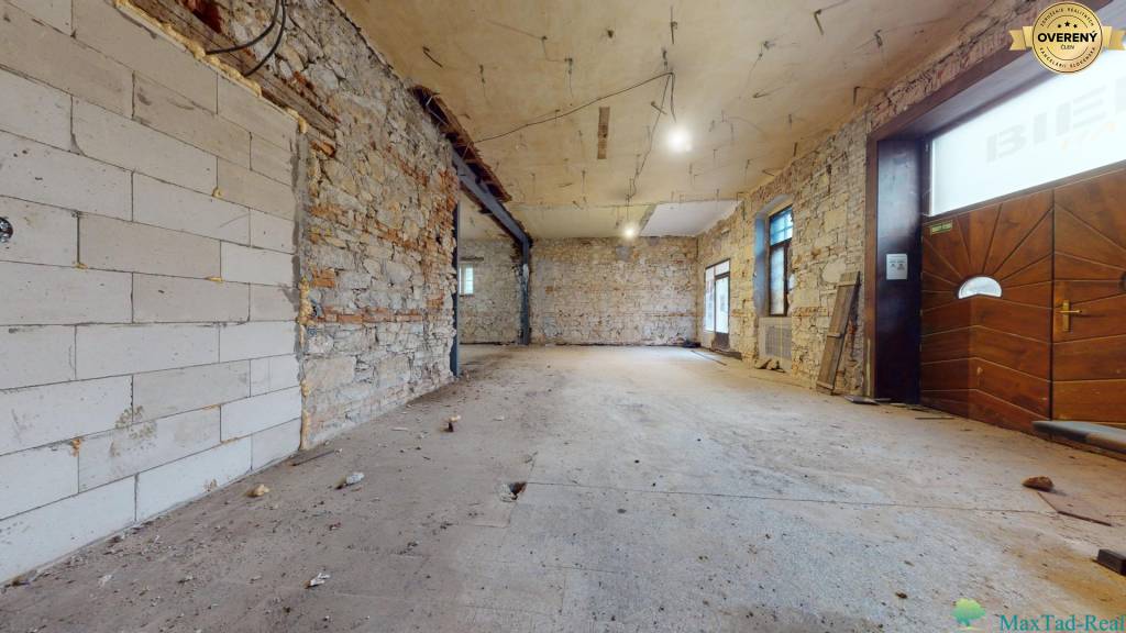 Obchodný priestor na prenájom, 94 m2, Michalovce centrum