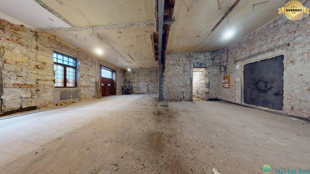 Obchodný priestor na prenájom, 94 m2, Michalovce centrum