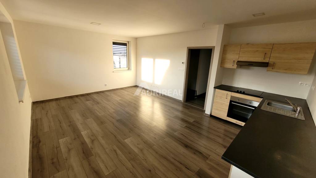 PREDAJ:3-izbový byt s balkónom;novostavba-Galanta;80m2;165.000€