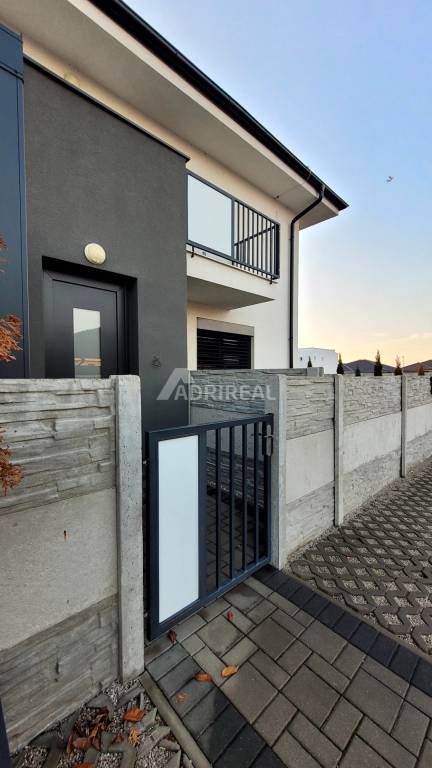 PREDAJ:3-izbový byt s balkónom;novostavba-Galanta;80m2;165.000€