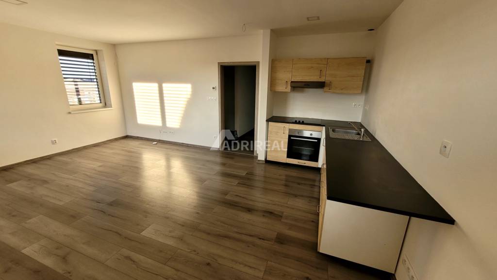 PREDAJ:3-izbový byt s balkónom;novostavba-Galanta;80m2;165.000€